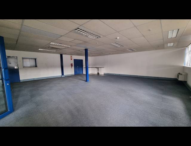 4,332M² WAREHOUSE TO LET IN JET PARK